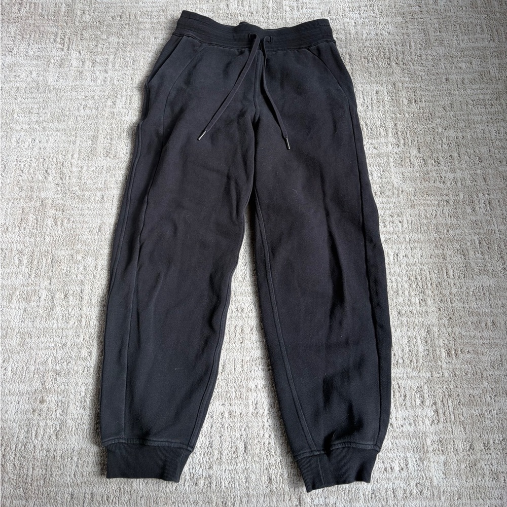 Lululemon Scuba Joggers! Sz 4